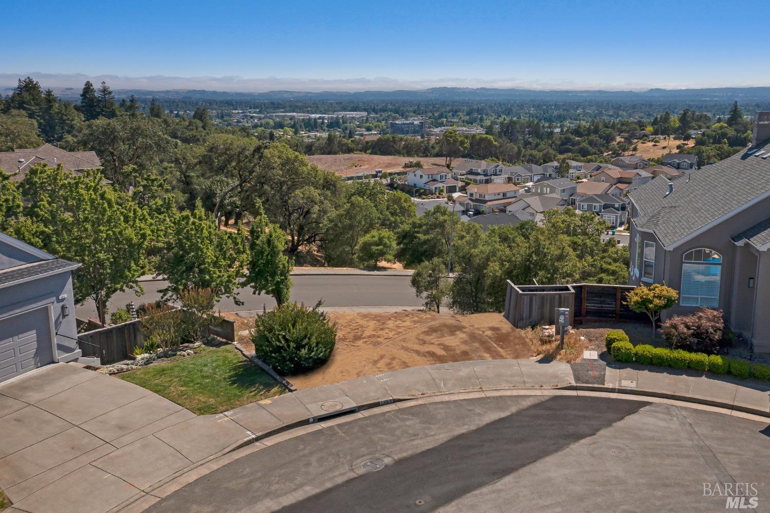 Photo of 1966 Viewpointe Cir in Santa Rosa, CA