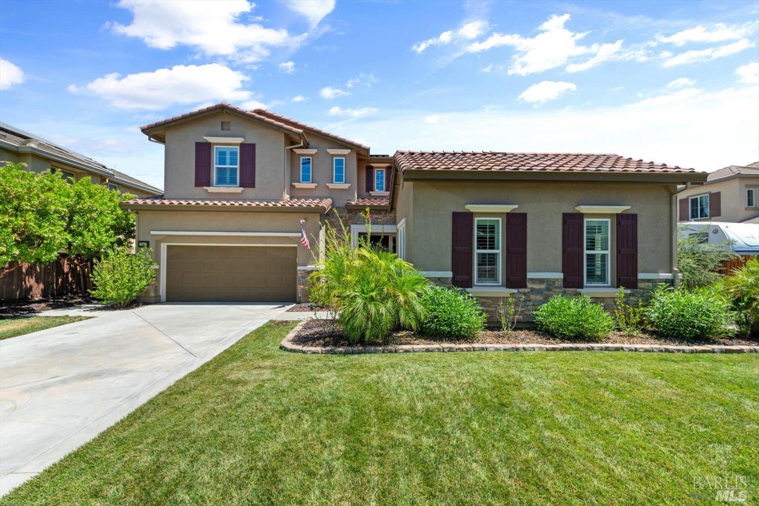 Detail Gallery Image 1 of 1 For 744 Elderberry Loop, Vacaville,  CA 95688 - 4 Beds | 3/1 Baths