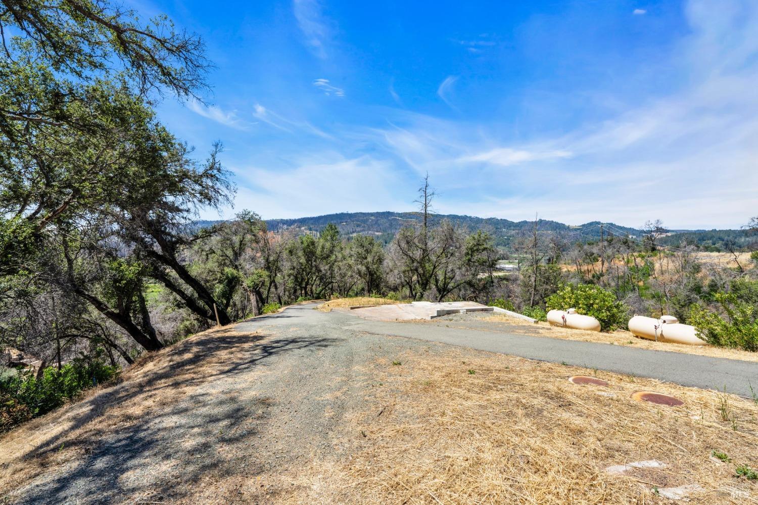 Photo of 4502 Silverado Trl in Calistoga, CA