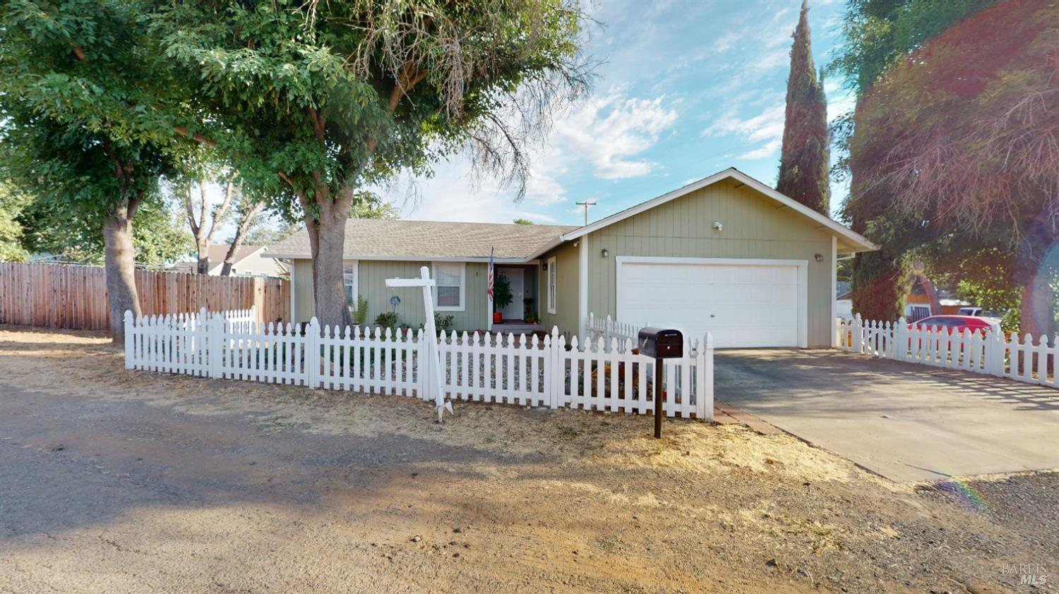 Photo of 15139 Polk Dr in Clearlake, CA