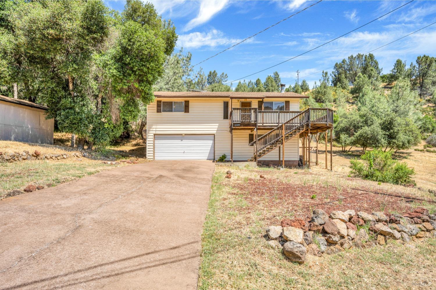 Photo of 10692 Harbor Rd in Kelseyville, CA