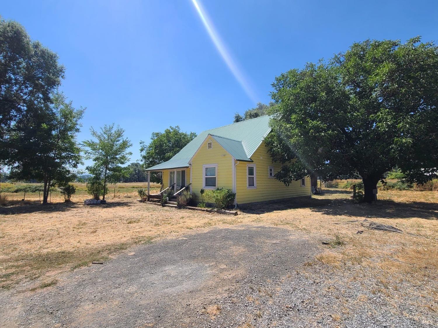 Detail Gallery Image 10 of 58 For 24700 Mendocino Pass Rd, Covelo,  CA 95428 - 3 Beds | 2 Baths