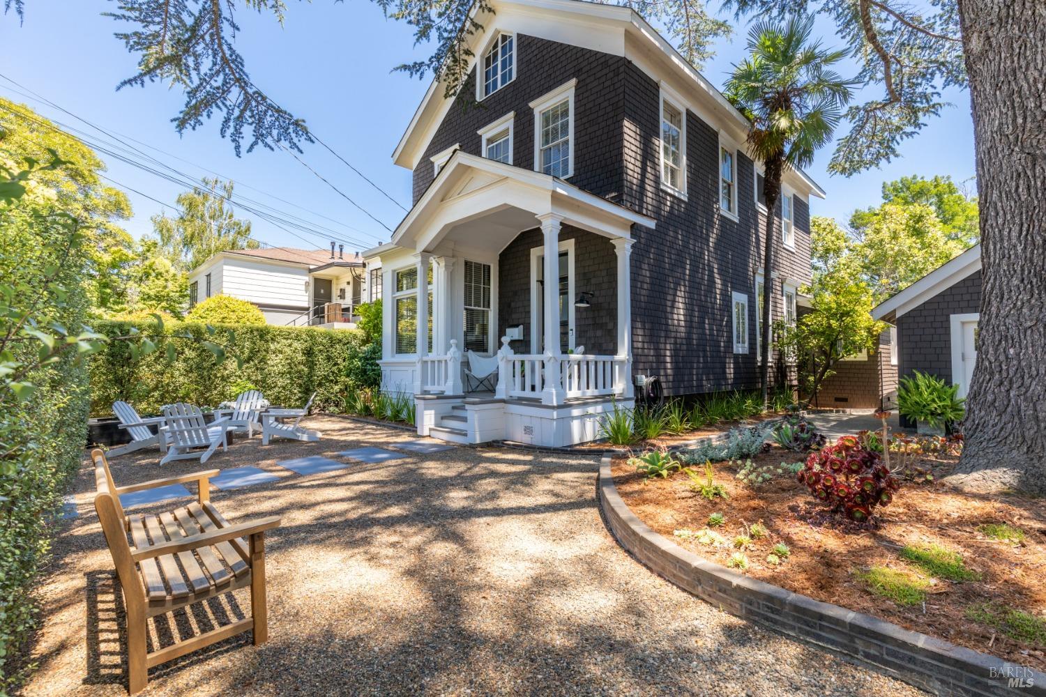 Photo of 720 Seminary St in Napa, CA