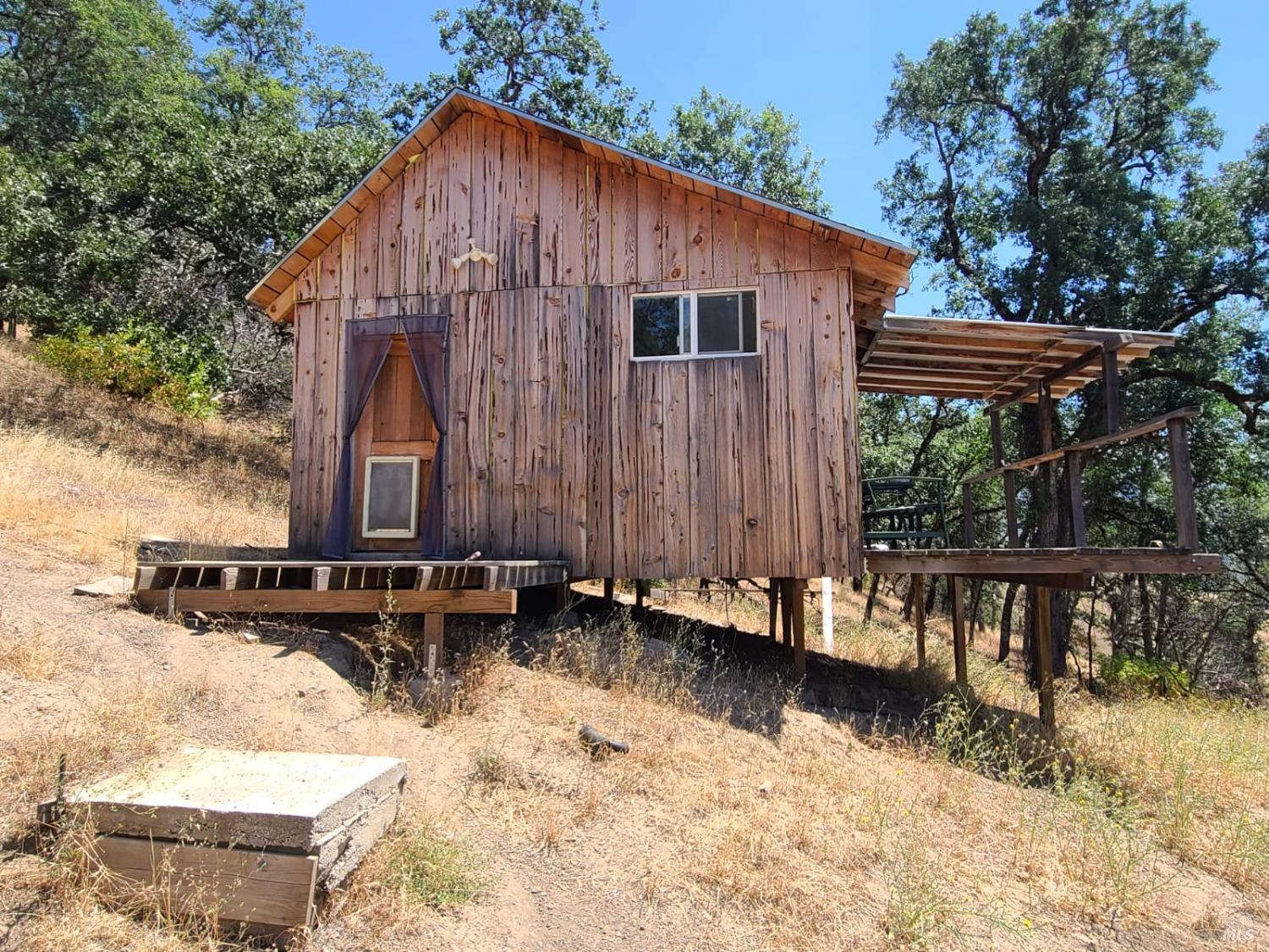 Detail Gallery Image 4 of 55 For 35810 Mendocino Pass Rd, Covelo,  CA 95428 - 2 Beds | 1 Baths