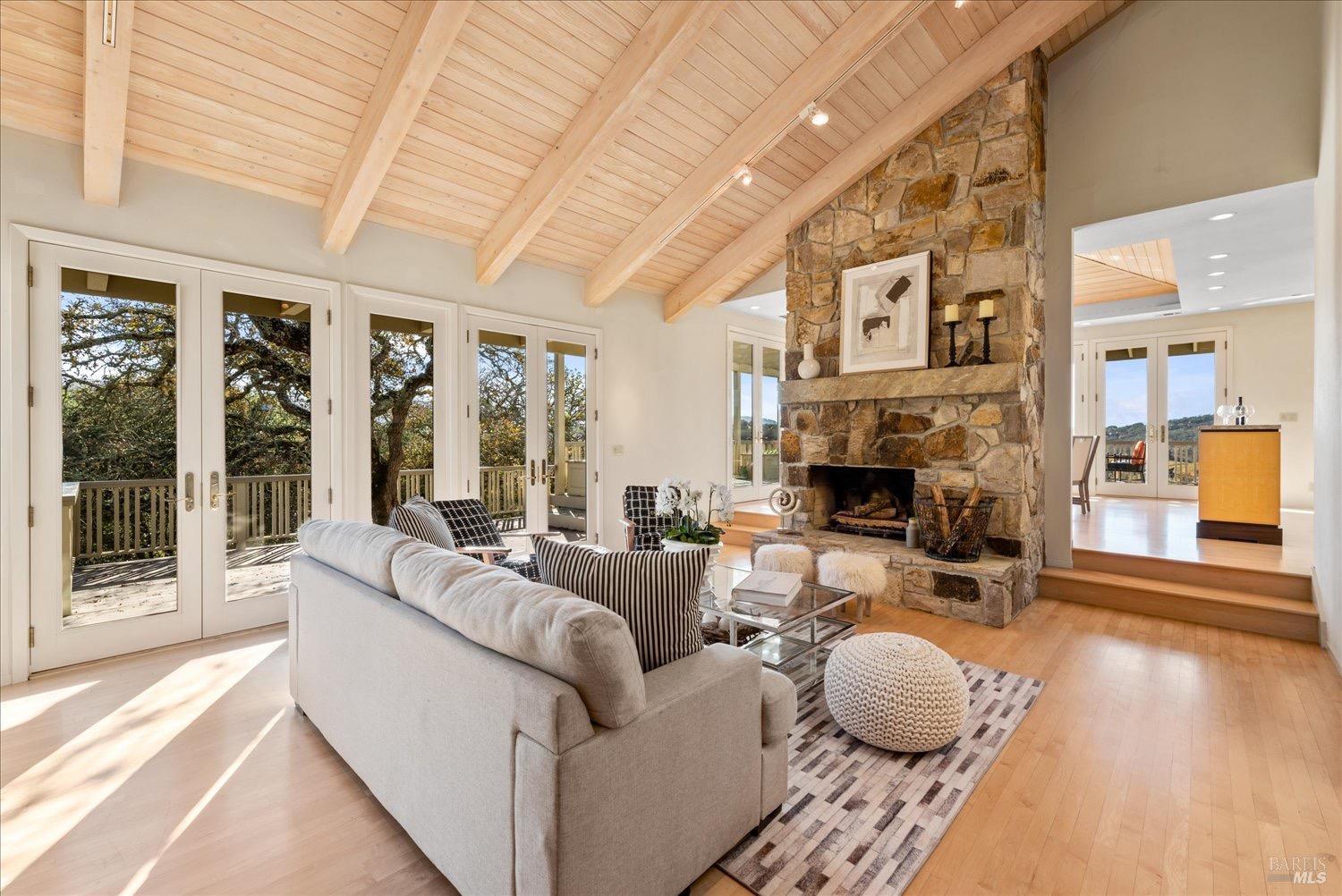 Photo of 10 Lupine Hill Rd in Napa, CA