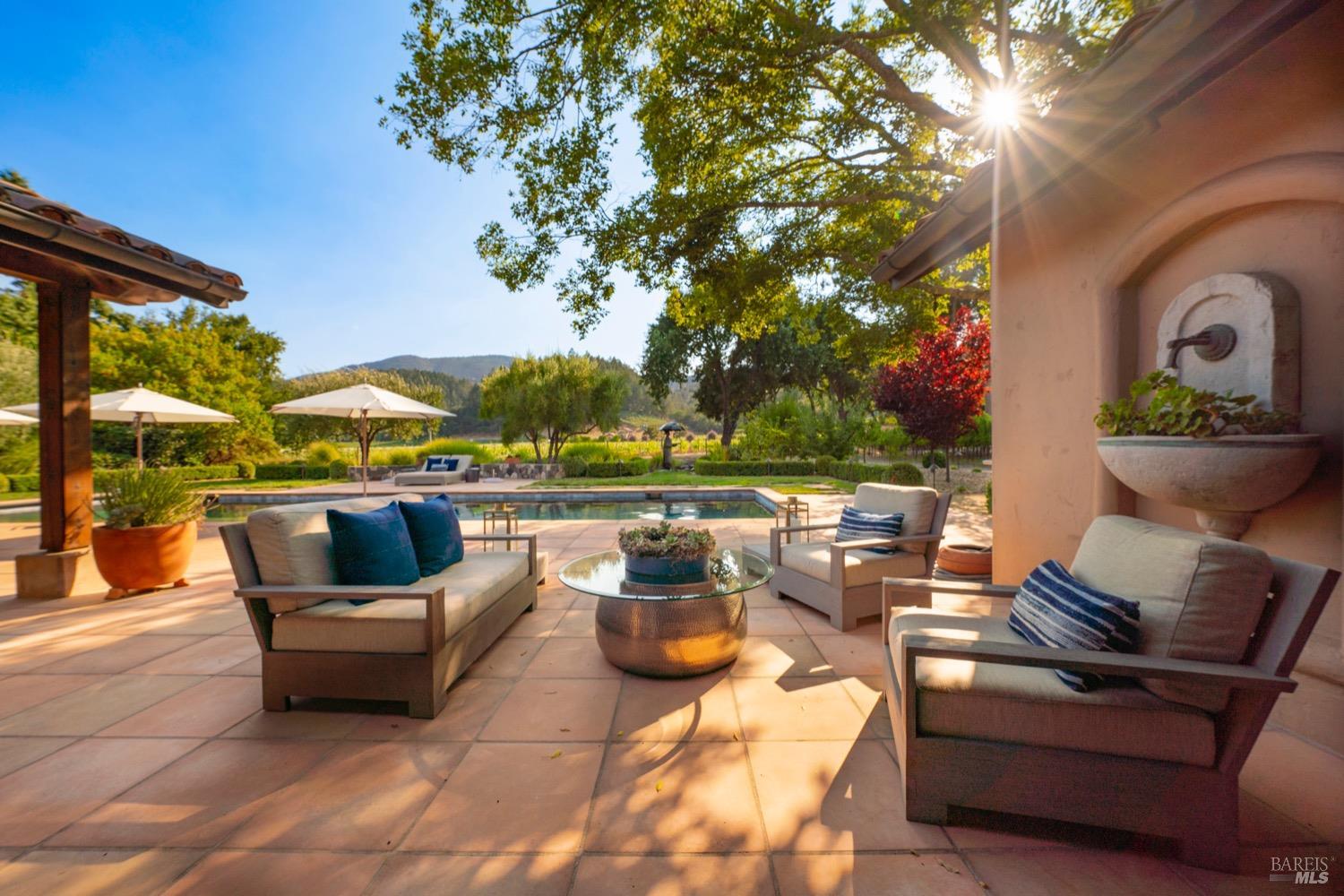 Photo of 1447 Whitehall Ln in St Helena, CA