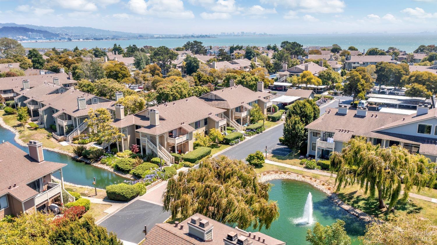 Photo of 108 Shoreline Ct in Richmond, CA