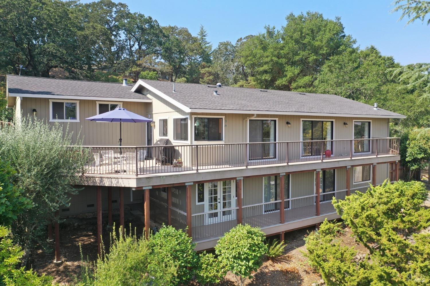 Photo of 460 Hillsdale Dr in Santa Rosa, CA