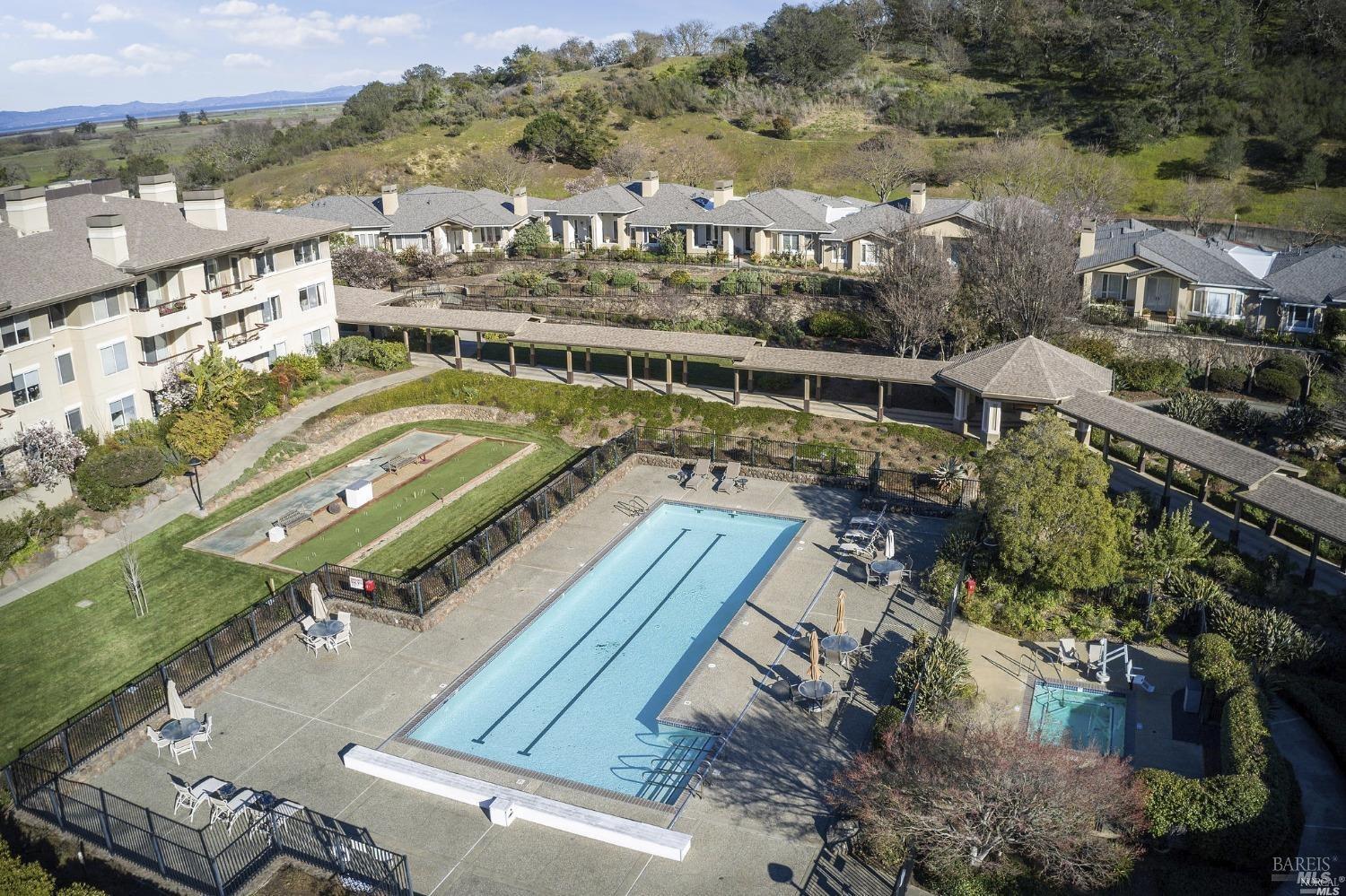Detail Gallery Image 31 of 36 For 100 Deer Valley Rd Gb,  San Rafael,  CA 94903 - 2 Beds | 2 Baths