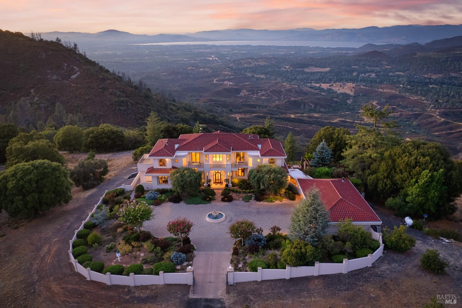 Photo of 9557 Bottle Rock Rd in Kelseyville, CA