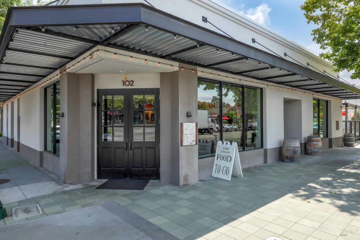 Photo of 102 Cloverdale Blvd in Cloverdale, CA