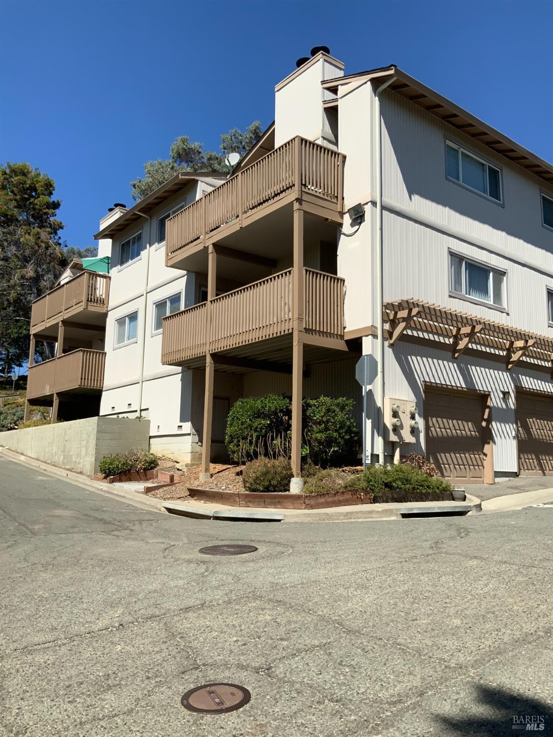Photo of 101 Windjammer Dr in Vallejo, CA