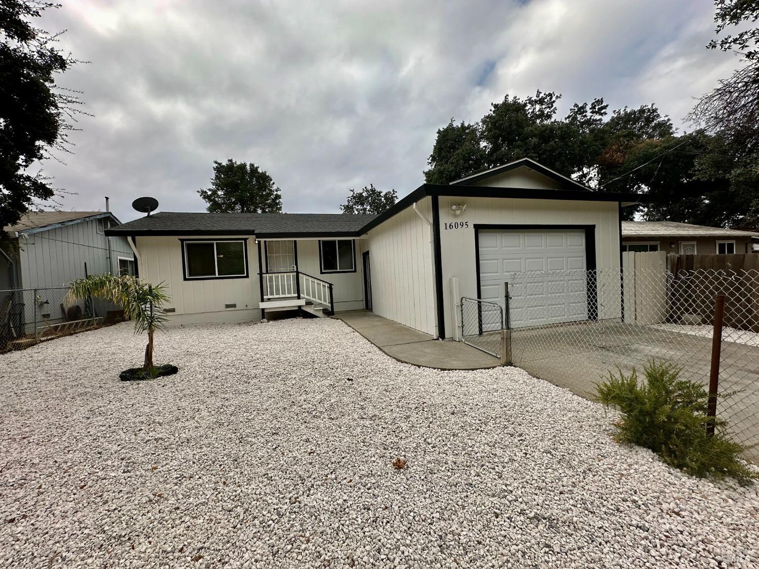 Photo of 16095 19th Ave in Clearlake, CA