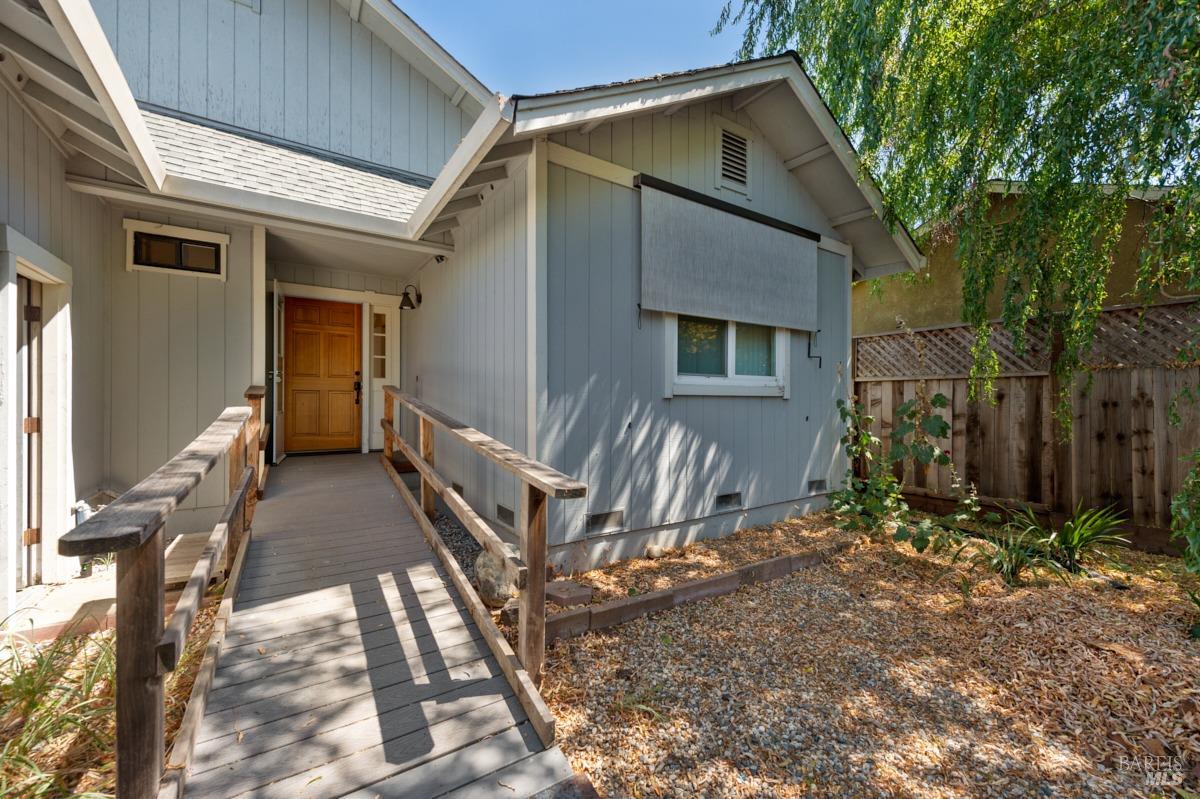 Photo of 226 Brittain Ln in Santa Rosa, CA
