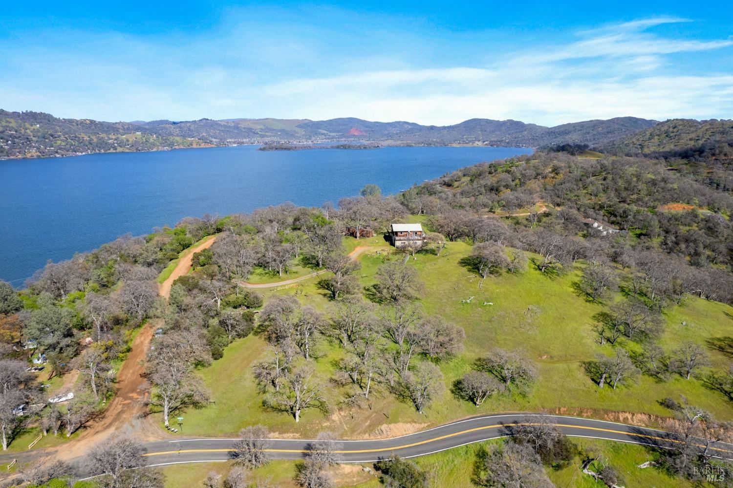 Photo of 10632 Crestview Dr in Clearlake, CA