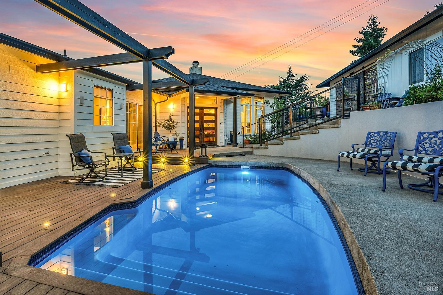 Photo of 16975 Knollview Dr in Hidden Valley Lake, CA