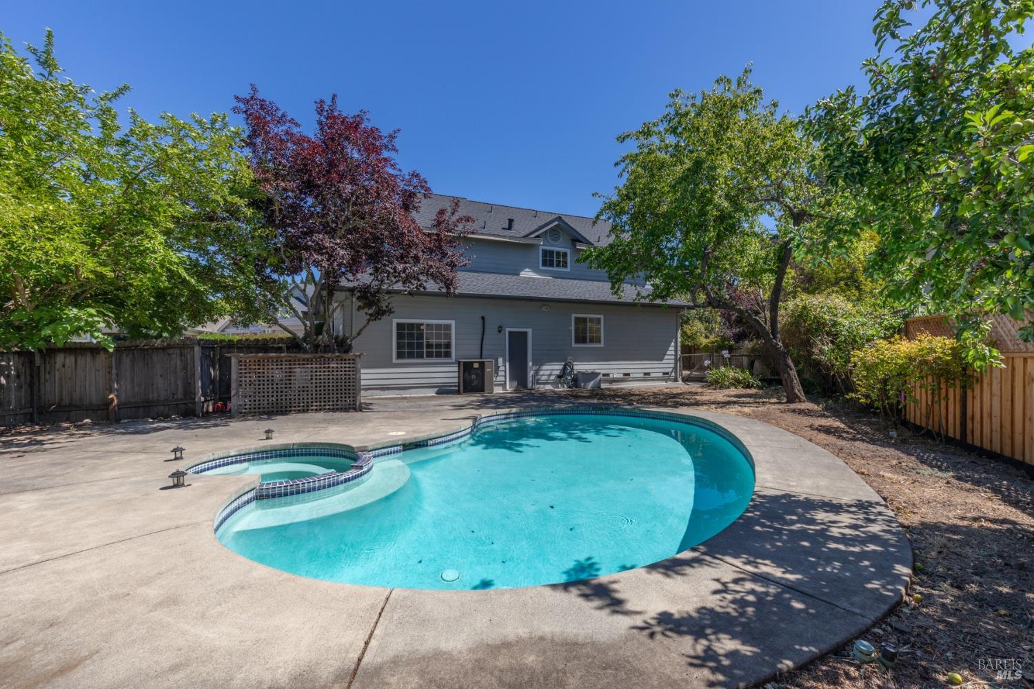 Photo of 1046 Gaddis Ct in Santa Rosa, CA