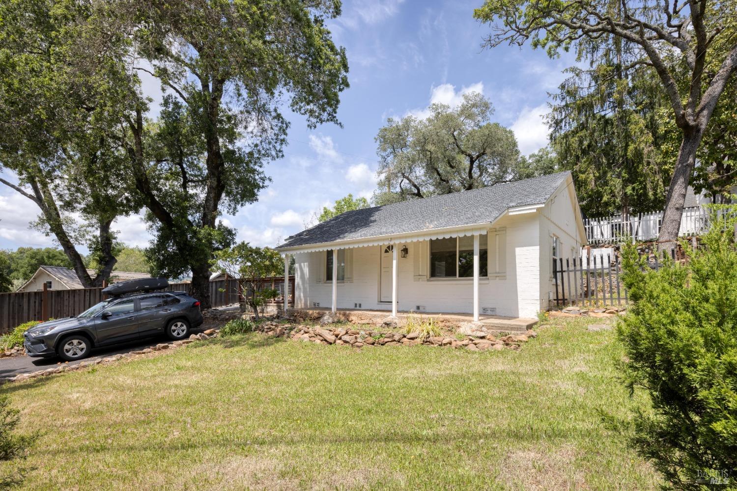 Photo of 3743 Chanate Rd in Santa Rosa, CA