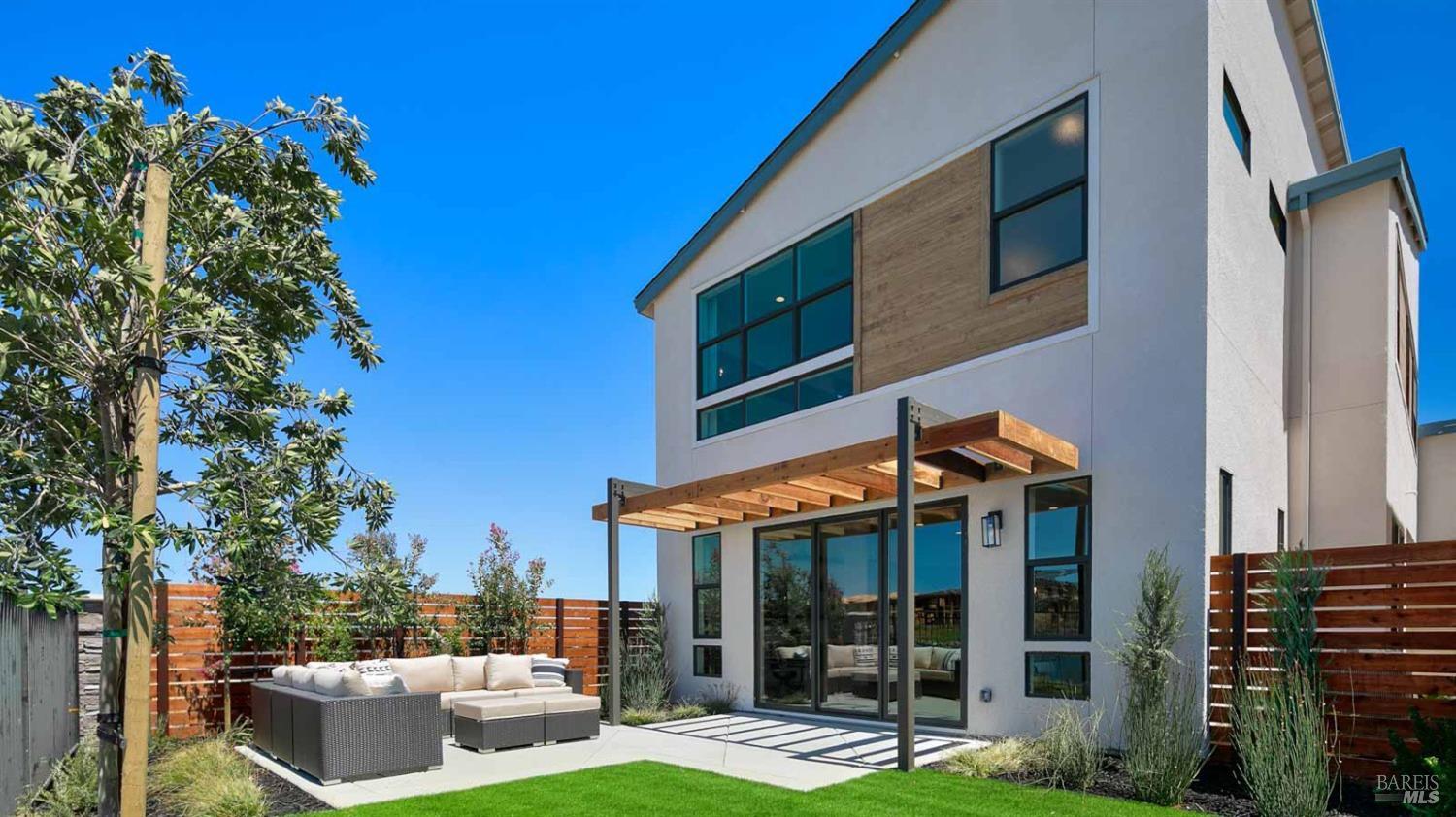 Photo of 2311 Waterside Dr in Fairfield, CA