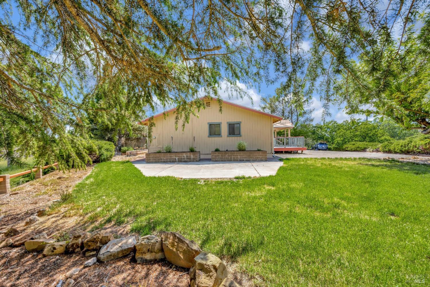 Photo of 17030 Knollview Dr in Hidden Valley Lake, CA