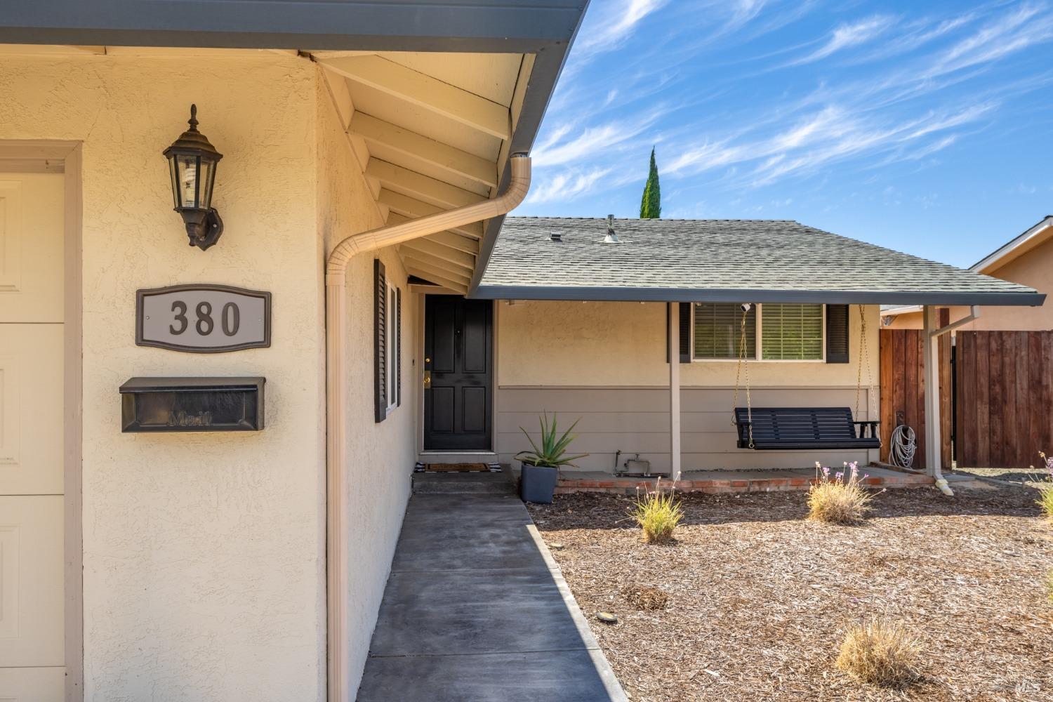 Detail Gallery Image 4 of 41 For 380 Bowline Dr, Vacaville,  CA 95687 - 3 Beds | 1 Baths
