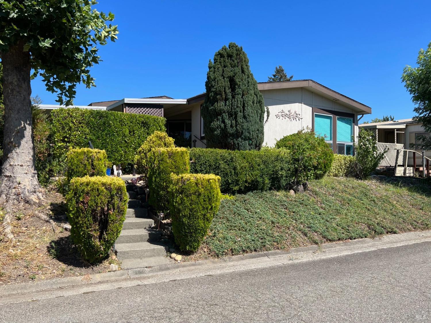 Photo of 105 Glenoak Ct in Santa Rosa, CA