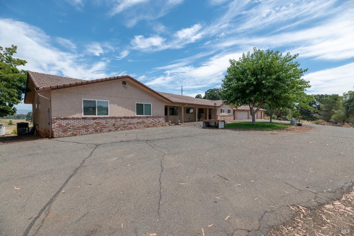Photo of 416 Dixon Dr in Lakeport, CA