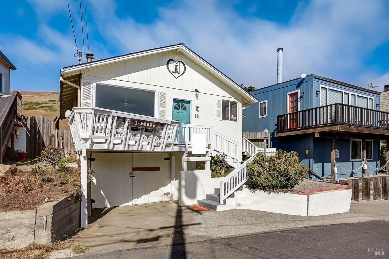 Detail Gallery Image 2 of 44 For 12 Ocean View Ave, Dillon Beach,  CA 94929 - 2 Beds | 1 Baths