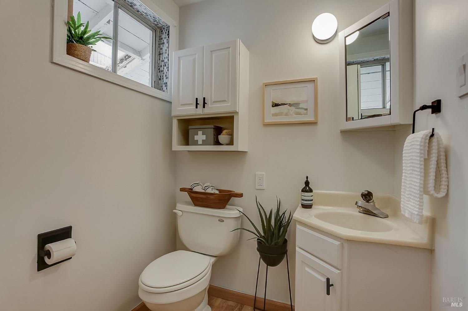 Detail Gallery Image 29 of 44 For 12 Ocean View Ave, Dillon Beach,  CA 94929 - 2 Beds | 1 Baths