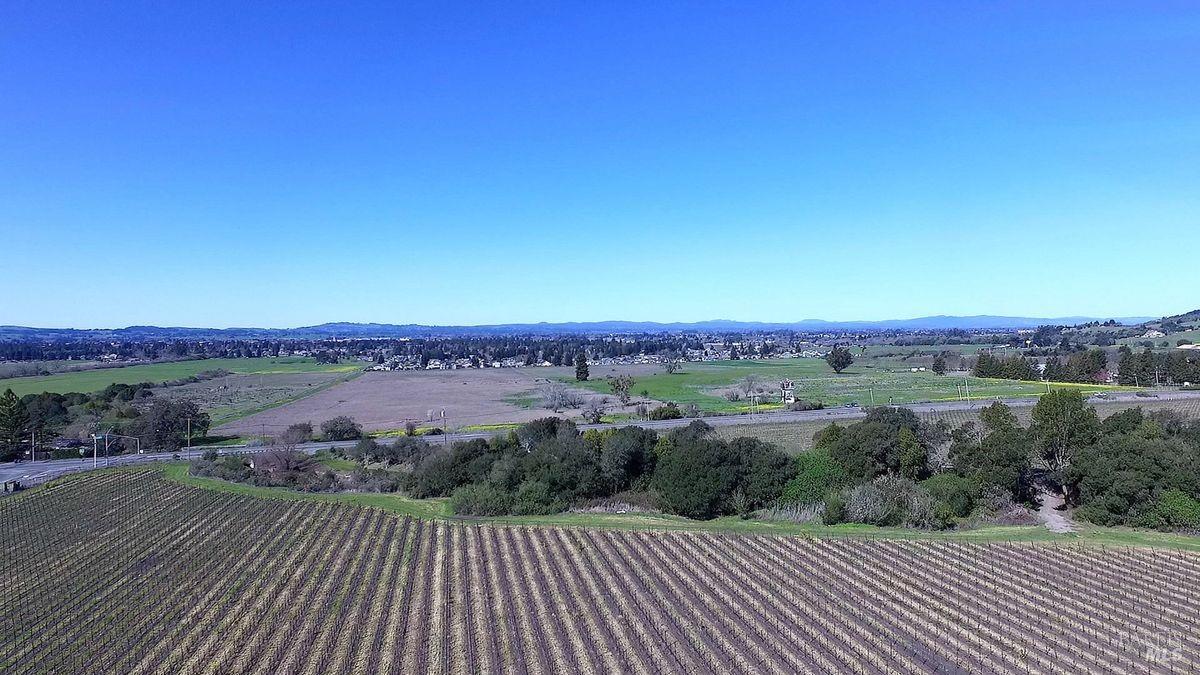 Photo of 5655 Petaluma Hill Rd in Santa Rosa, CA
