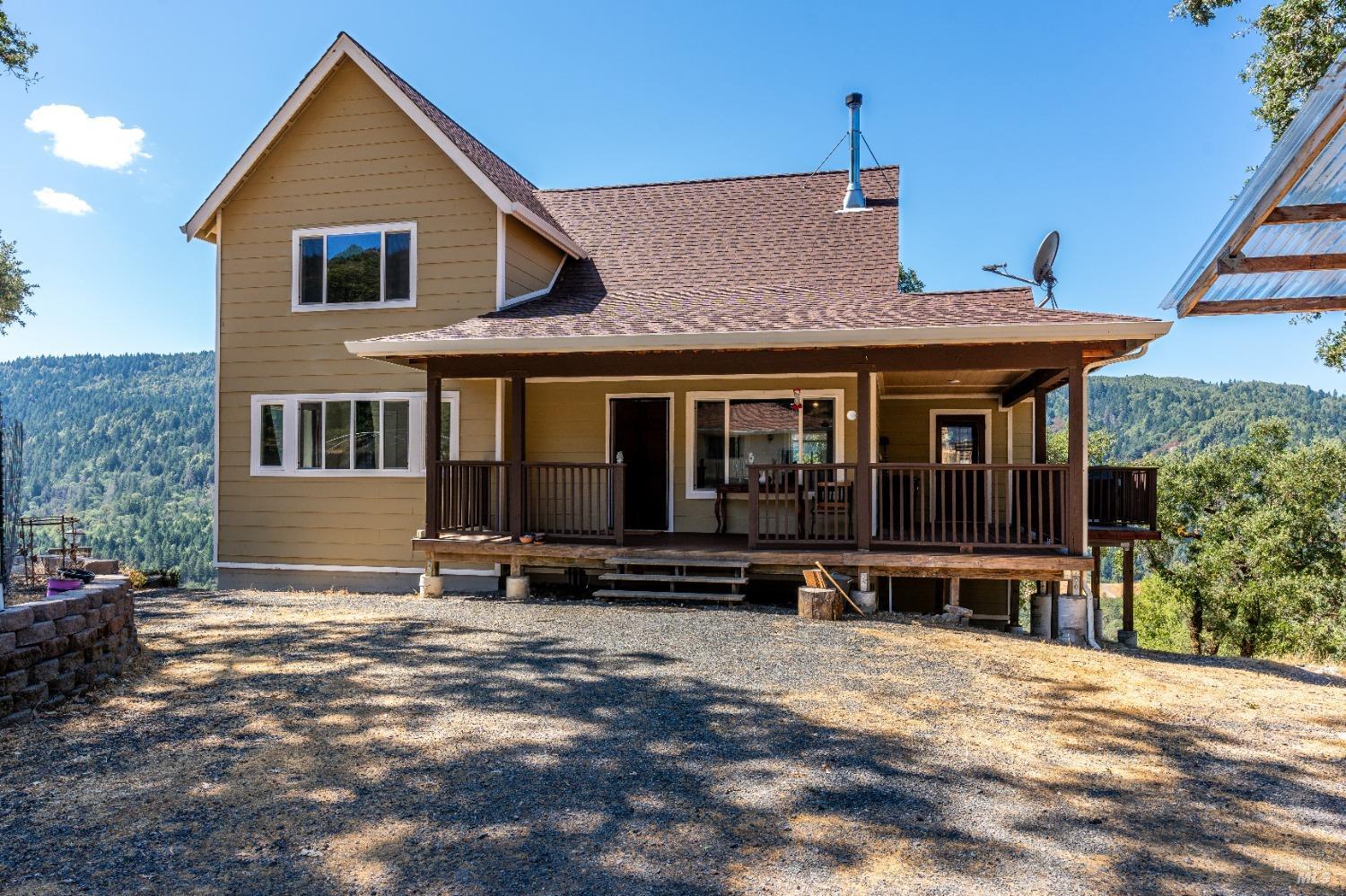 Photo of 14590 Ridgeview Rd in Willits, CA
