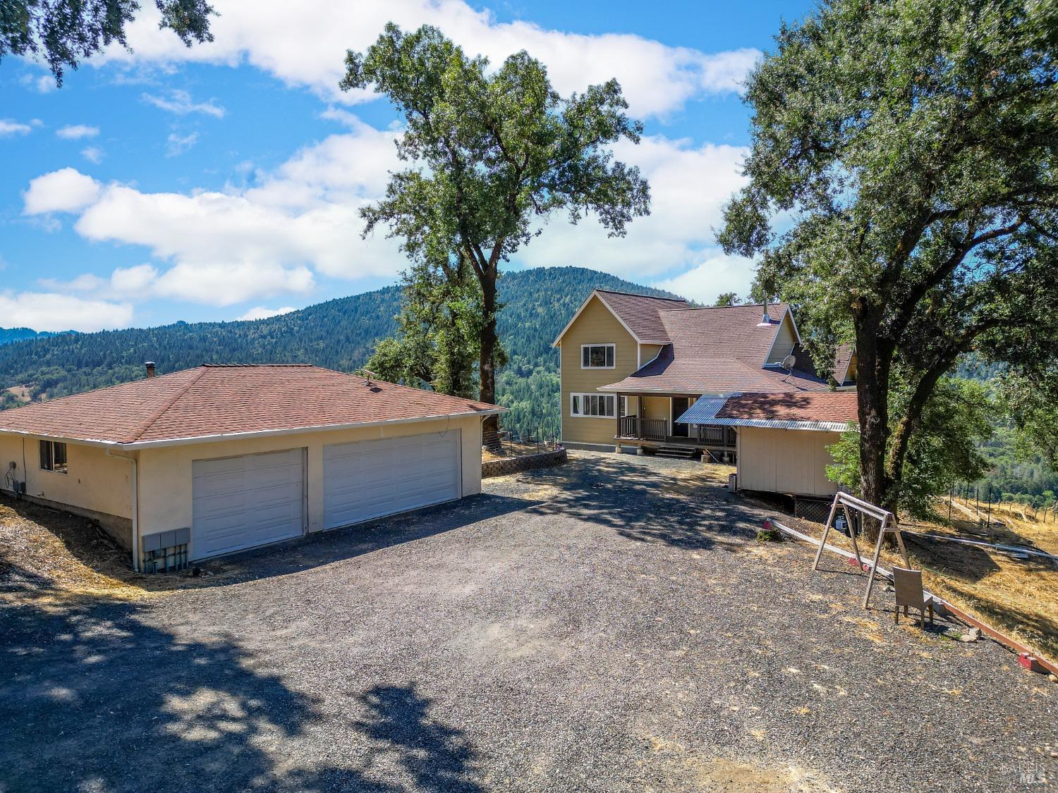 Detail Gallery Image 3 of 82 For 14590 Ridgeview Rd, Willits,  CA 95490 - 3 Beds | 2/1 Baths