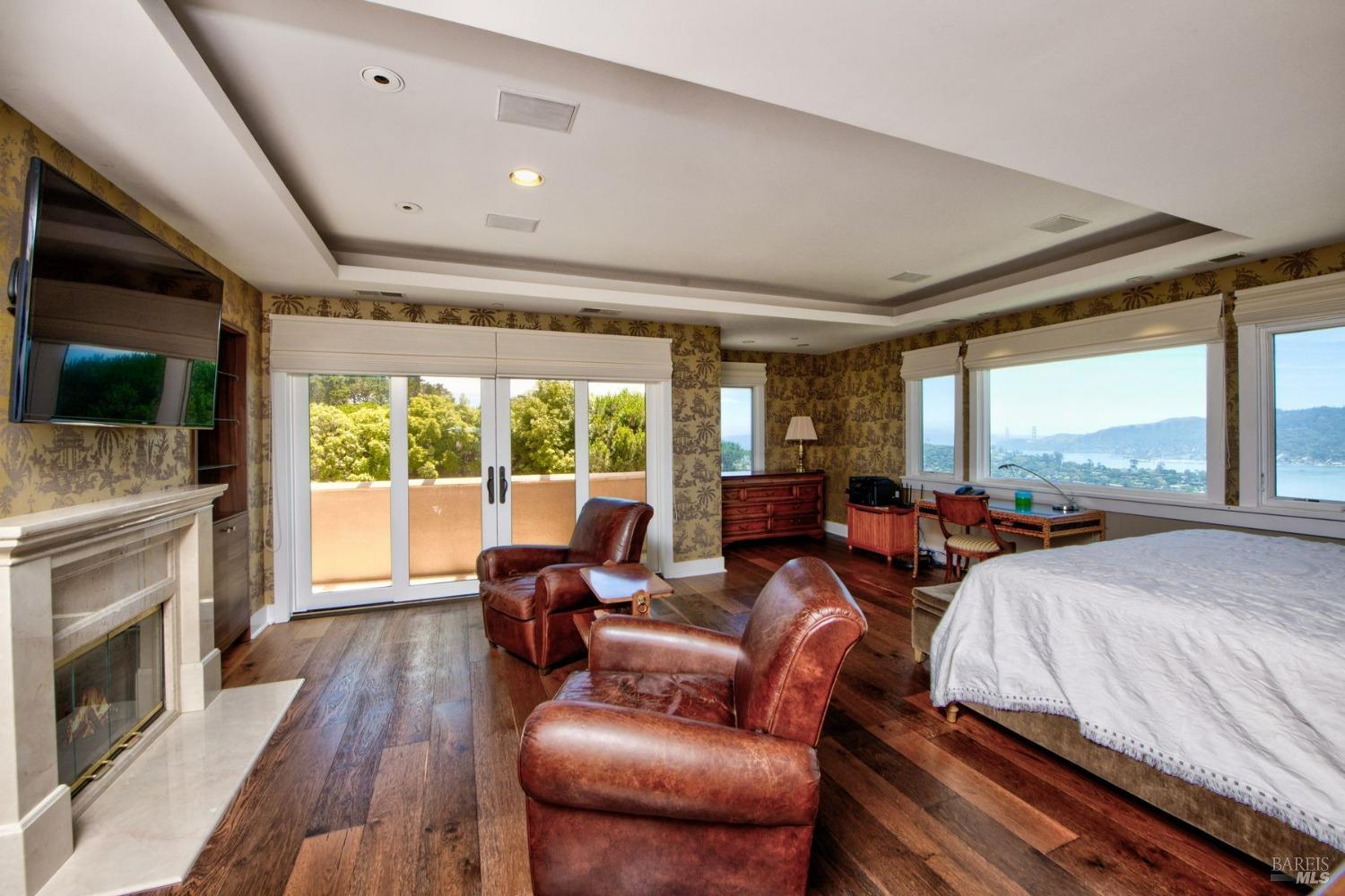 Detail Gallery Image 17 of 32 For 185 Gilmartin Dr, Tiburon,  CA 94920 - 7 Beds | 7/4 Baths