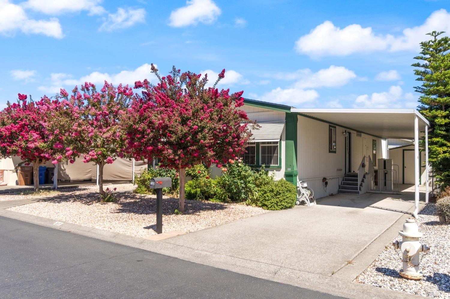 Photo of 213 Daisy Dr in Napa, CA