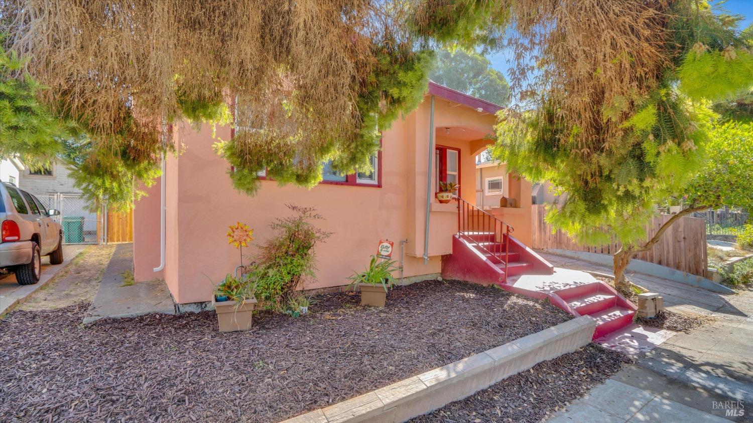 Photo of 3378 Suter St in Oakland, CA