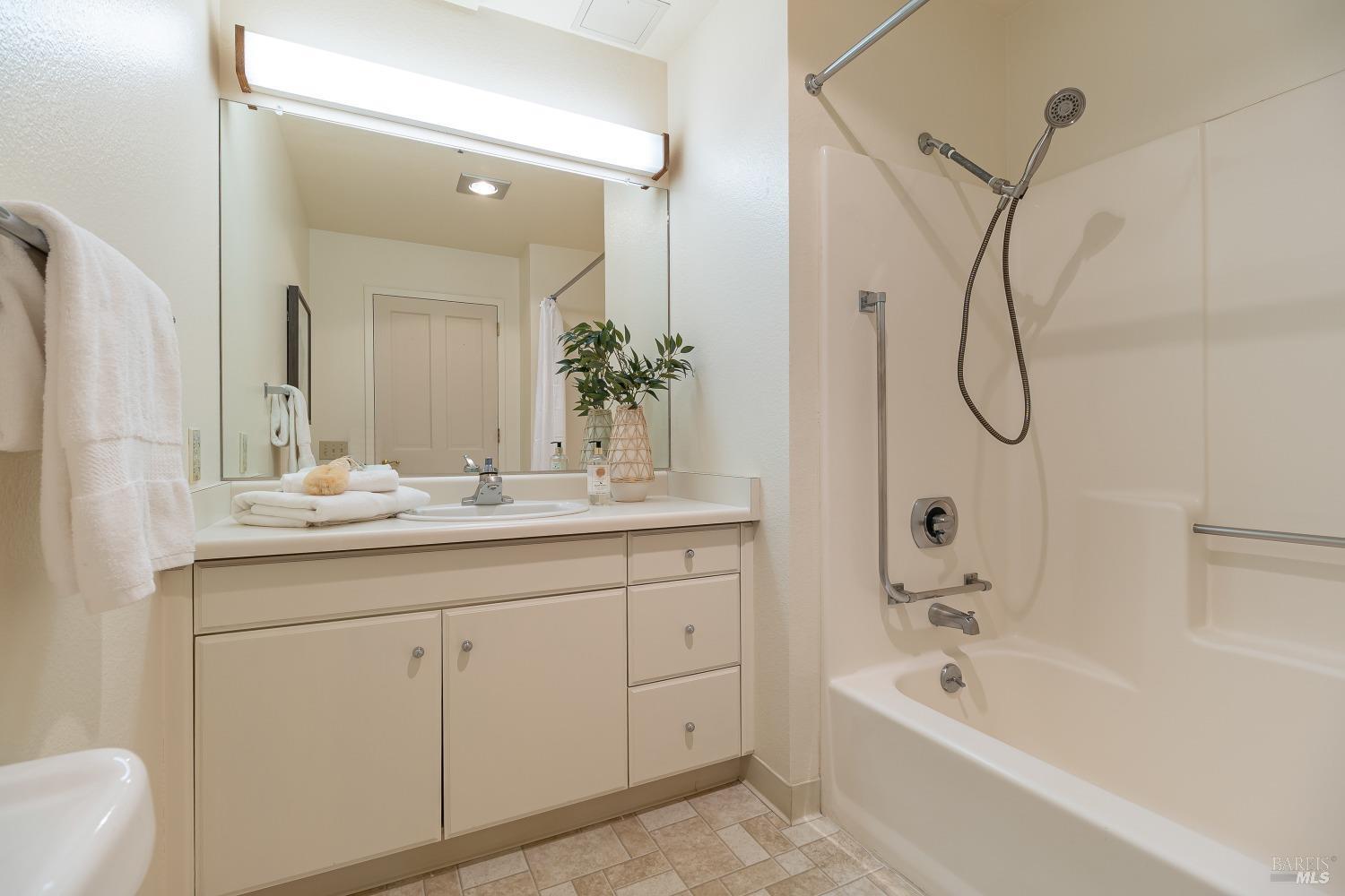 Detail Gallery Image 17 of 45 For 100 Thorndale Dr #454,  San Rafael,  CA 94903 - 1 Beds | 1 Baths