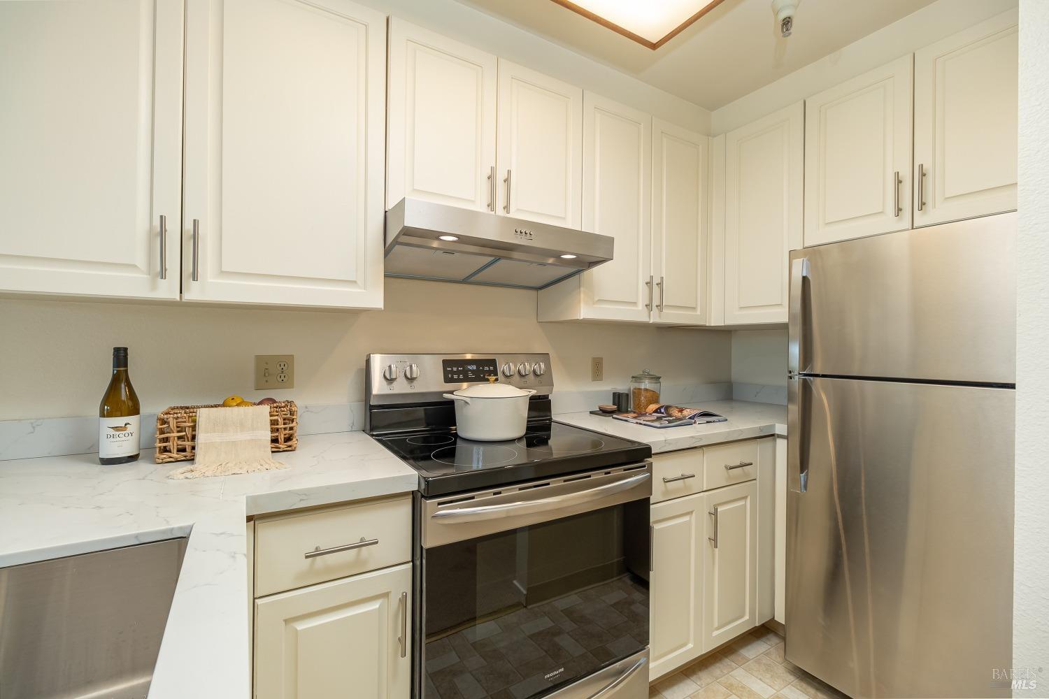 Detail Gallery Image 11 of 45 For 100 Thorndale Dr #454,  San Rafael,  CA 94903 - 1 Beds | 1 Baths