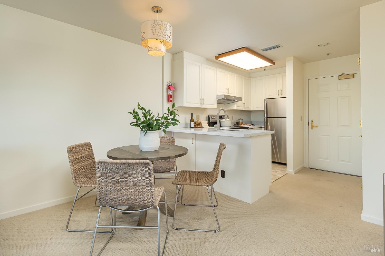 Detail Gallery Image 10 of 45 For 100 Thorndale Dr #454,  San Rafael,  CA 94903 - 1 Beds | 1 Baths
