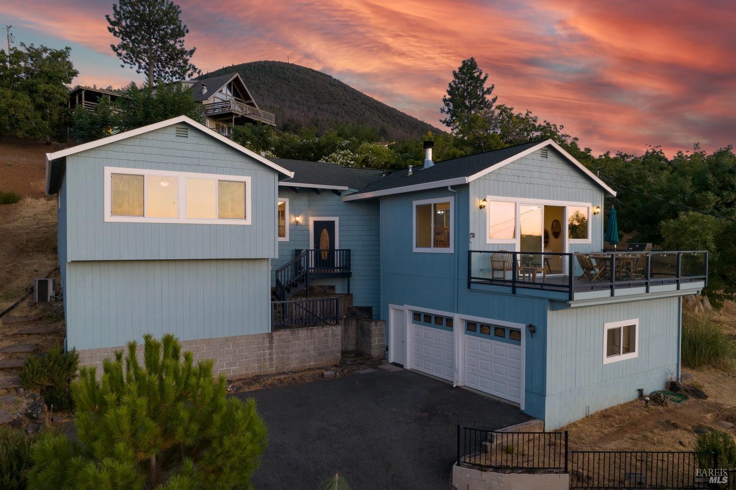 Photo of 2984 Riviera Heights Dr in Kelseyville, CA