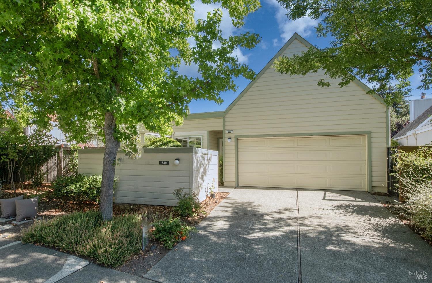 Photo of 639 Crocus Dr in Sonoma, CA