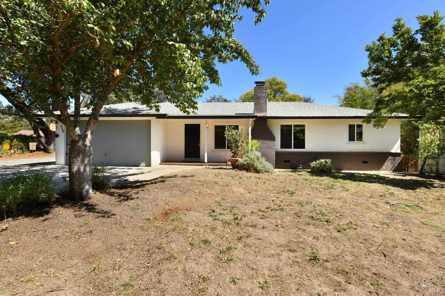 Photo of 1544 Willowside Rd in Santa Rosa, CA