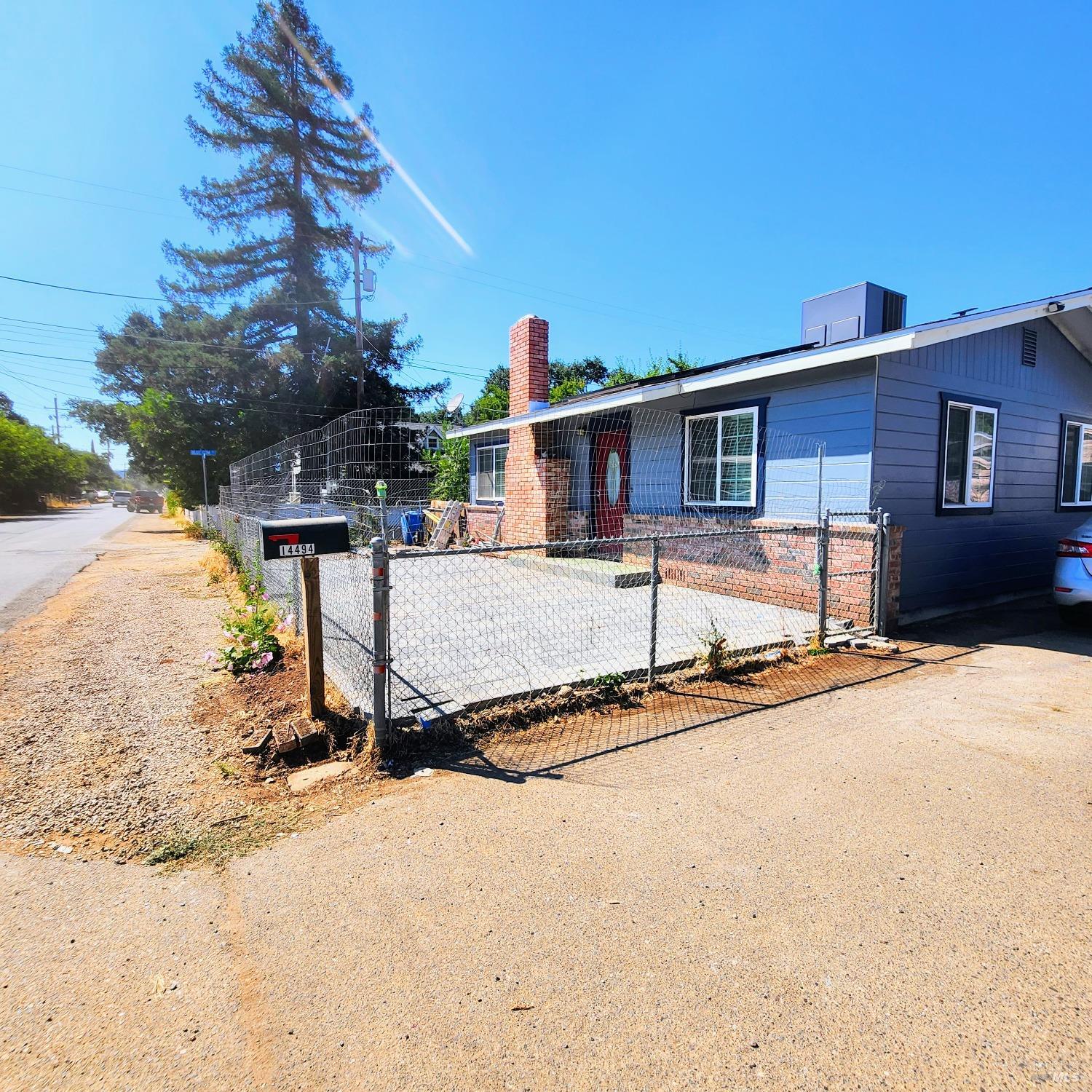 Photo of 14494 Austin Rd in Clearlake, CA