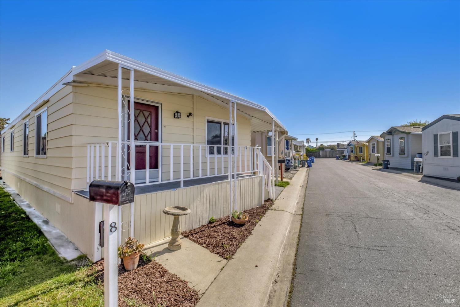 Detail Gallery Image 7 of 9 For 1040 38th Ave 8, Santa Cruz,  CA 95062 - 2 Beds | 2 Baths