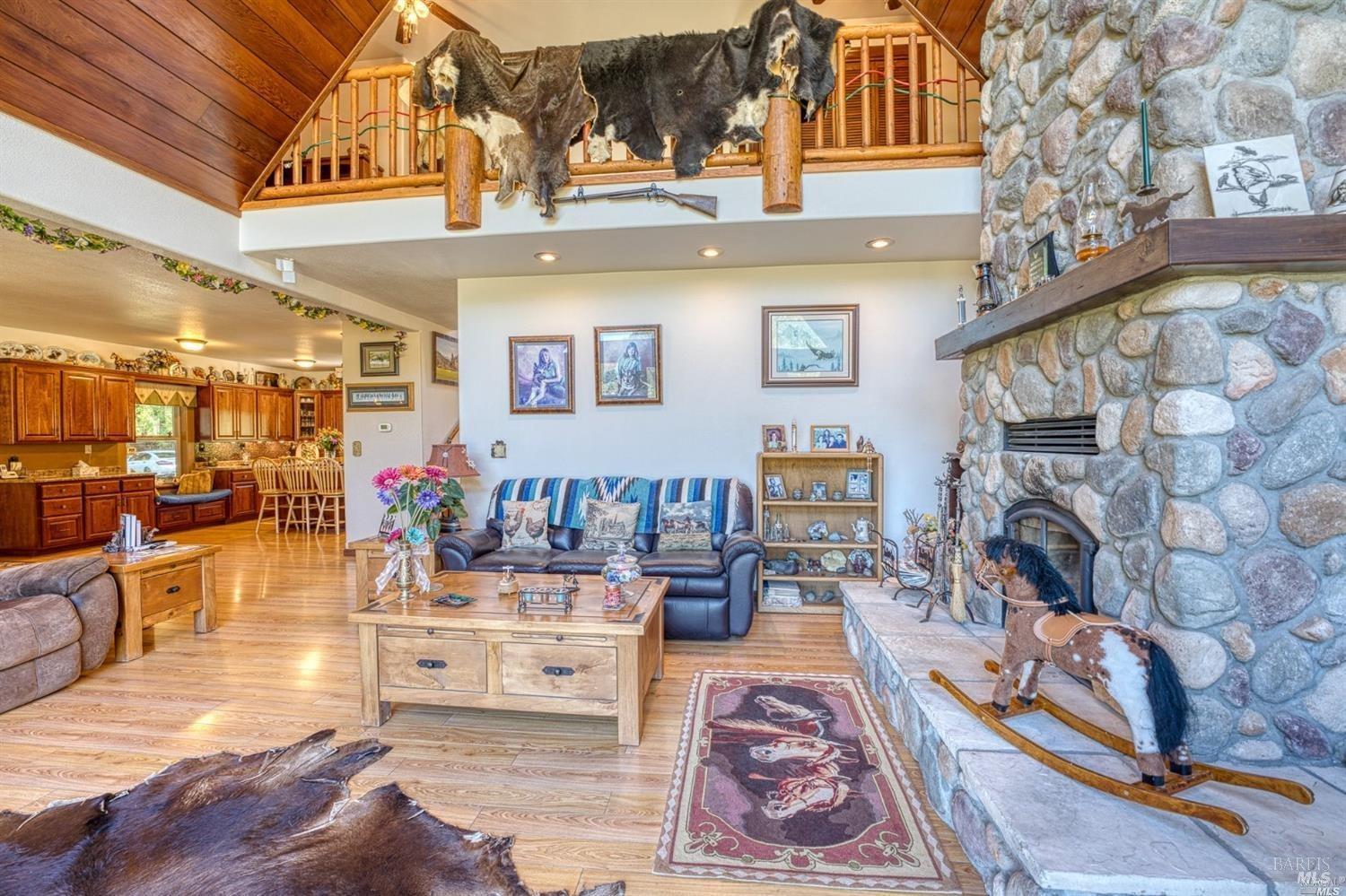 Detail Gallery Image 10 of 37 For 7001 Hearst Willits Rd, Willits,  CA 95490 - 3 Beds | 3 Baths