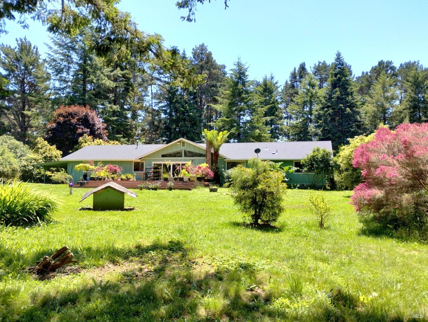Photo of 1783 Pineridge Dr in Fortuna, CA
