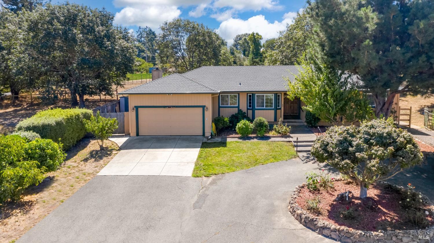 Photo of 4336 Hessel Rd in Sebastopol, CA