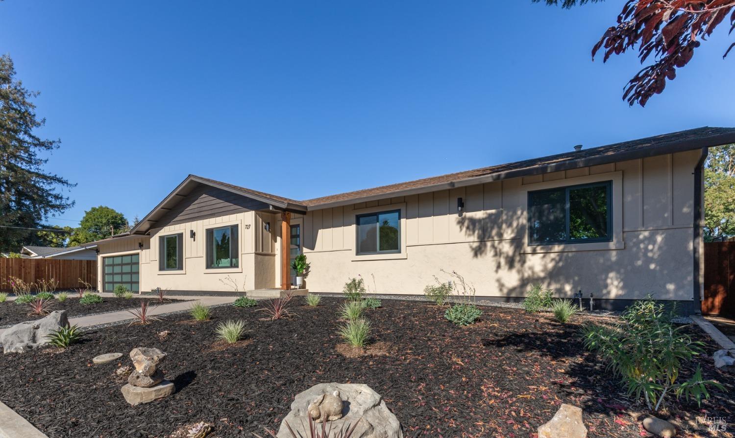 Photo of 727 Trotter Ln in Napa, CA