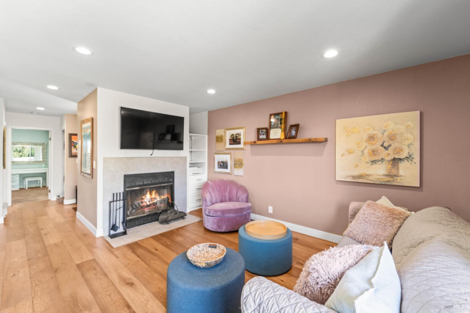 Photo of 140 Shoreline Ct in Richmond, CA