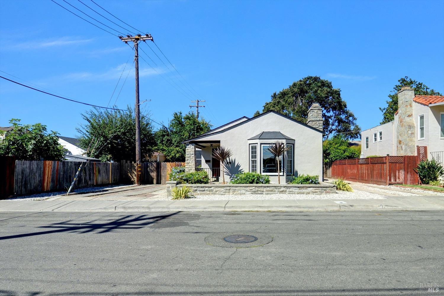 Photo of 35 Halliday St in Vallejo, CA