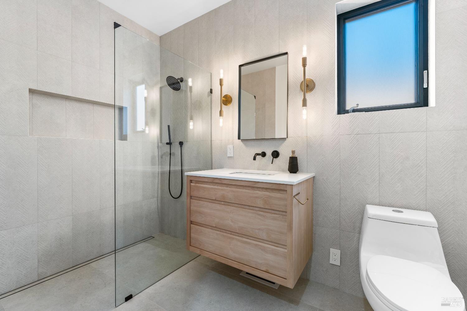 Detail Gallery Image 26 of 58 For 17 Moncada Way, San Rafael,  CA 94901 - 8 Beds | 7 Baths